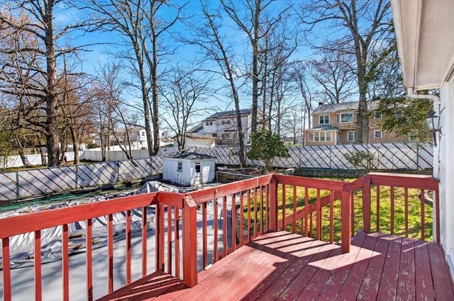 25 Gloversbrook Rd, Randolph, MA 02368