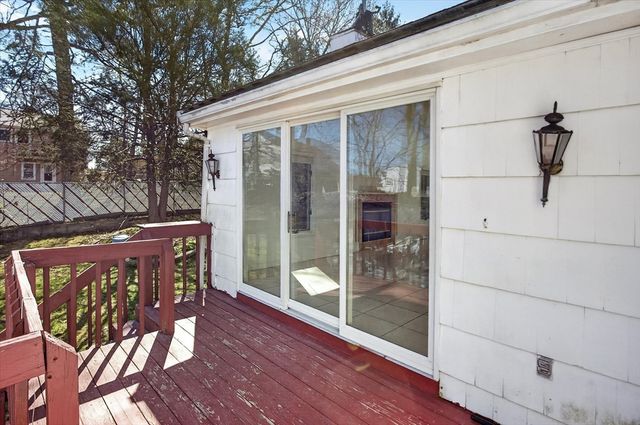 25 Gloversbrook Rd, Randolph, MA 02368