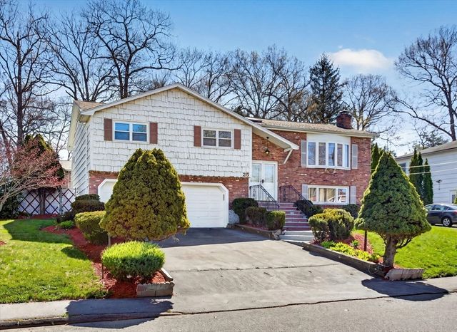 25 Gloversbrook Rd, Randolph, MA 02368