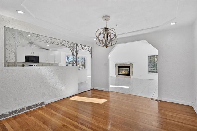 25 Gloversbrook Rd, Randolph, MA 02368