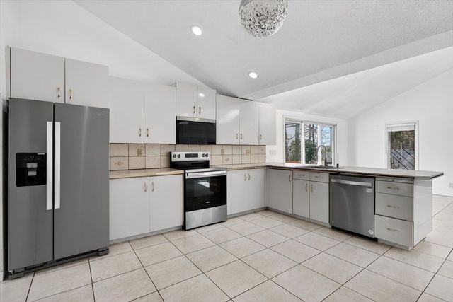 25 Gloversbrook Rd, Randolph, MA 02368