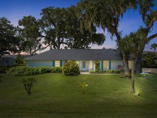 105 12th Place SE, Vero Beach, FL 32962