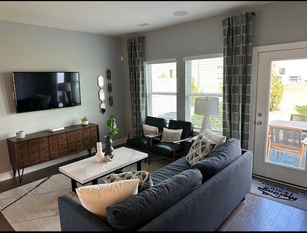 1906 Cascade Ct, Lebanon, TN 37087