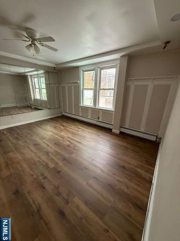 16 Central 1, Bergenfield, NJ 07621