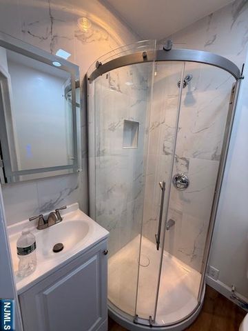 16 Central 1, Bergenfield, NJ 07621