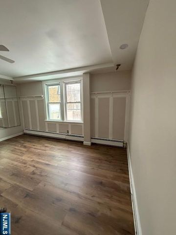 16 Central 1, Bergenfield, NJ 07621