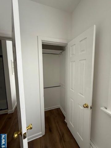 16 Central 1, Bergenfield, NJ 07621