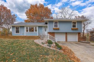 105 Tuscarora Lane, Lake Winnebago, MO 64034