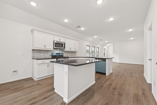 1410 Cecilia Vines Drive, Conroe, TX 77301