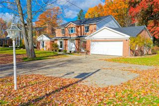 960 Forest Ln, Sharpsville, PA 16150