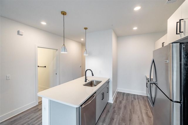 1420 LAKEFRONT DRIVE 2204, Sarasota, FL 34240