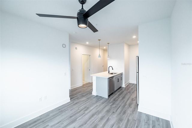 1420 LAKEFRONT DRIVE 2204, Sarasota, FL 34240