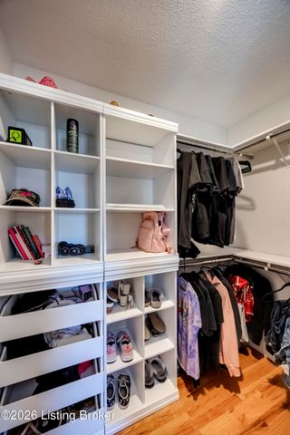 5906 Outer Loop, Louisville, KY 40219