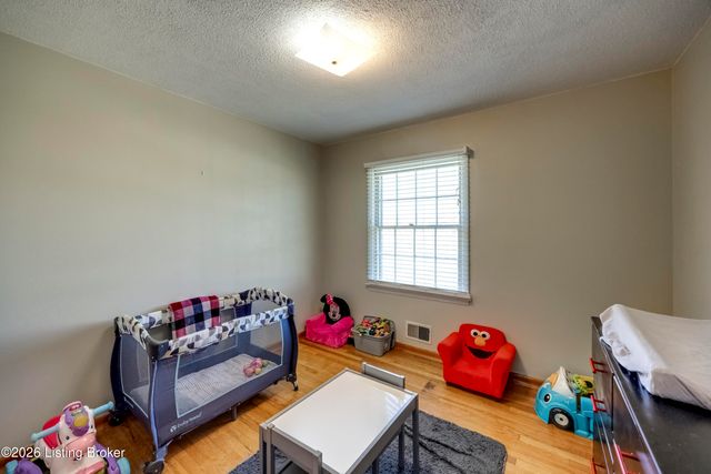 5906 Outer Loop, Louisville, KY 40219