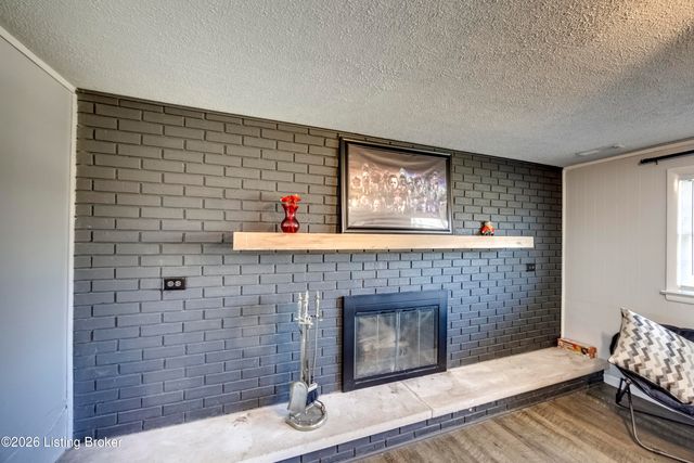 5906 Outer Loop, Louisville, KY 40219