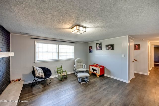 5906 Outer Loop, Louisville, KY 40219