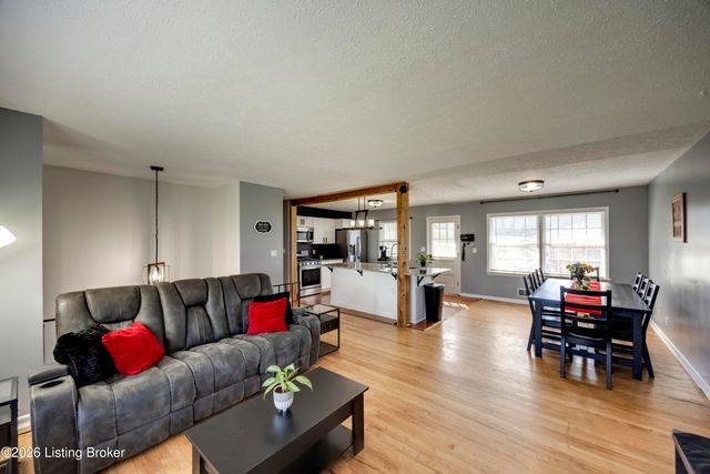 5906 Outer Loop, Louisville, KY 40219