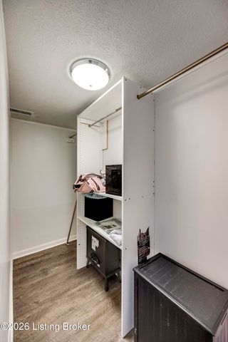 5906 Outer Loop, Louisville, KY 40219