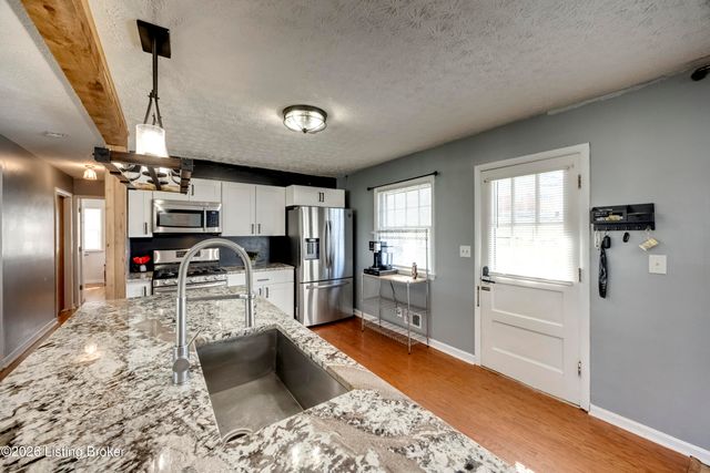 5906 Outer Loop, Louisville, KY 40219