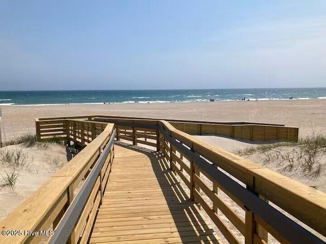 1904 E Fort Macon Road 111, Atlantic Beach, NC 28512