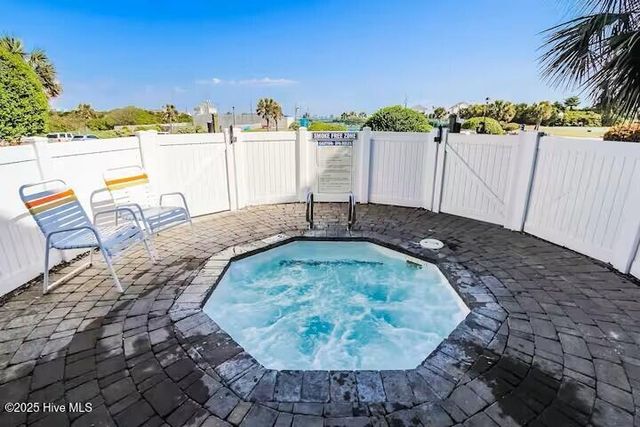 1904 E Fort Macon Road 111, Atlantic Beach, NC 28512