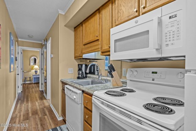 1904 E Fort Macon Road 111, Atlantic Beach, NC 28512