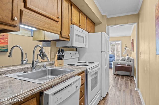 1904 E Fort Macon Road 111, Atlantic Beach, NC 28512