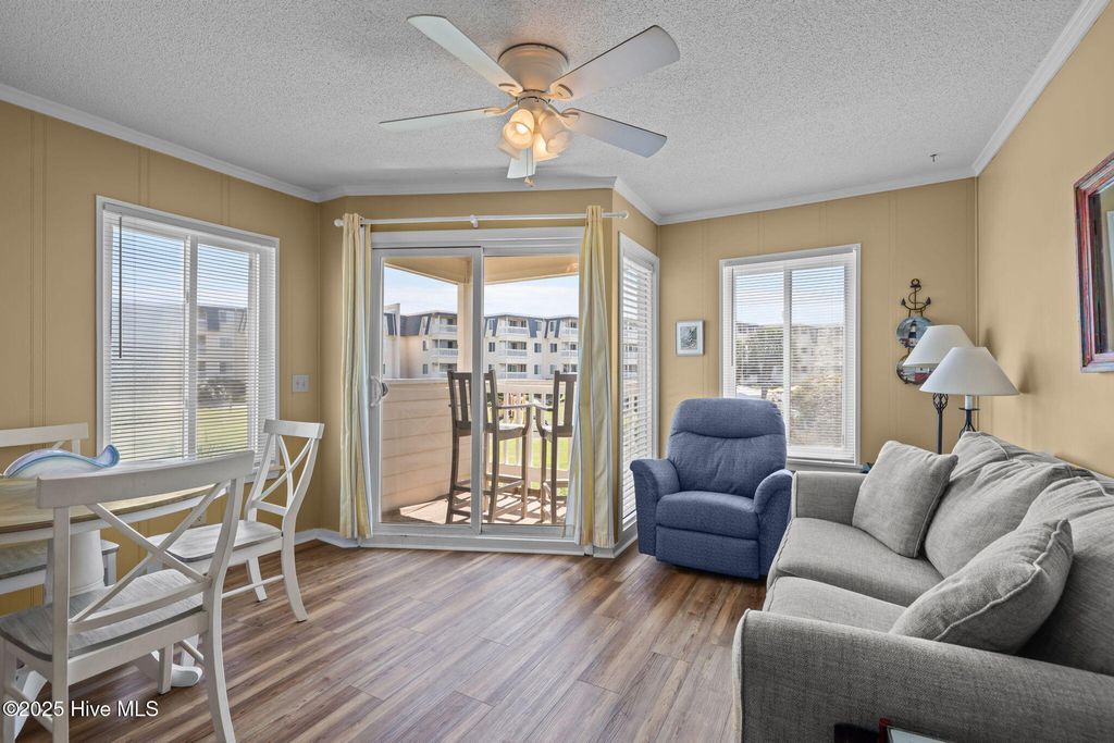 1904 E Fort Macon Road 111, Atlantic Beach, NC 28512