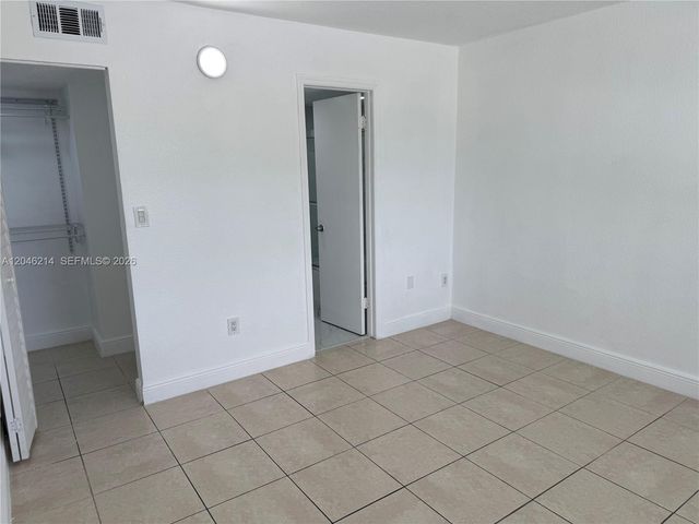8695 NW 6th Ln 2-105, Miami, FL 33126