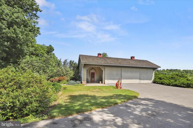 60 SOUTHSIDE DR, Newville, PA 17241