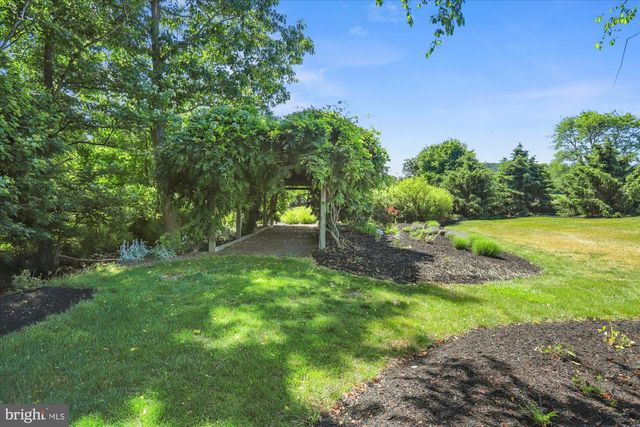 60 SOUTHSIDE DR, Newville, PA 17241