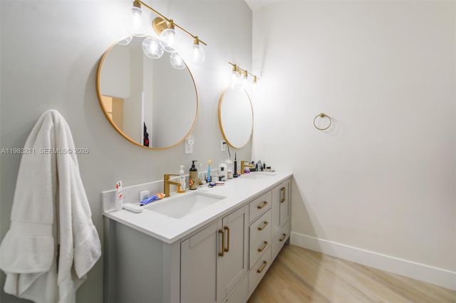 19501 W Country Club Dr 211, Aventura, FL 33180