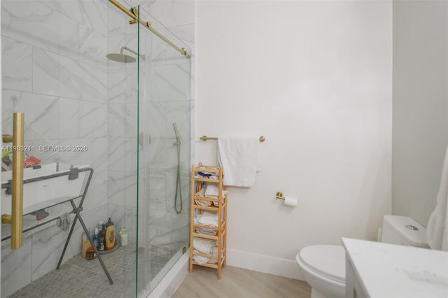 19501 W Country Club Dr 211, Aventura, FL 33180