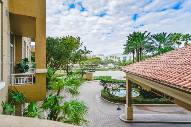 19501 W Country Club Dr 211, Aventura, FL 33180