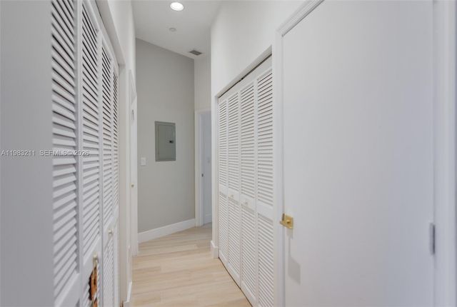 19501 W Country Club Dr 211, Aventura, FL 33180