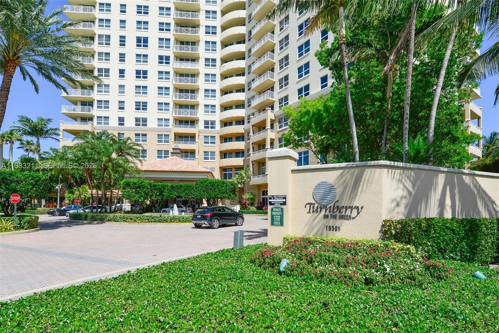 19501 W Country Club Dr 211, Aventura, FL 33180