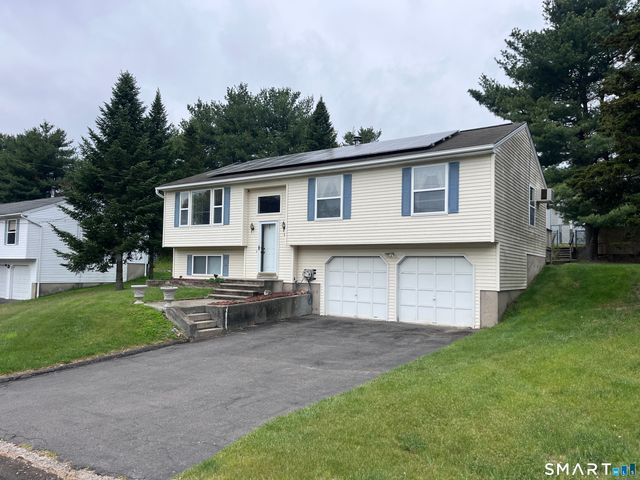 9 Brittany Lane, Naugatuck, CT 06770