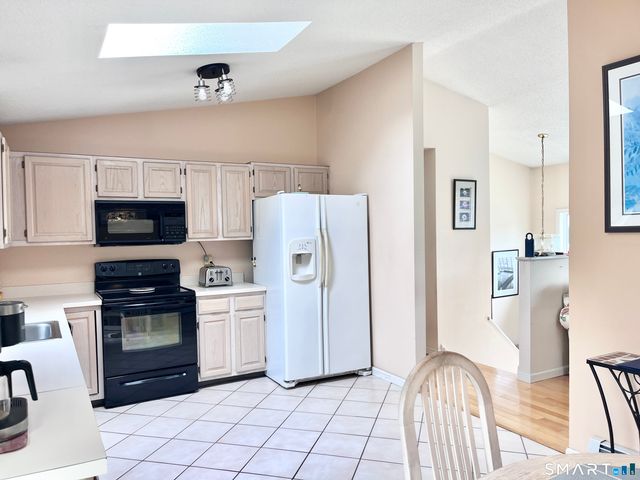 9 Brittany Lane, Naugatuck, CT 06770