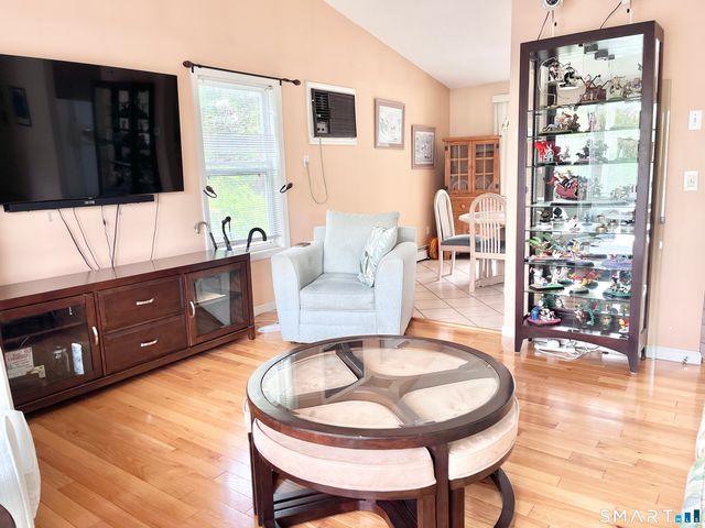 9 Brittany Lane, Naugatuck, CT 06770