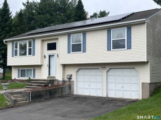 9 Brittany Lane, Naugatuck, CT 06770