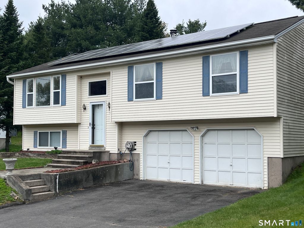 9 Brittany Lane, Naugatuck, CT 06770