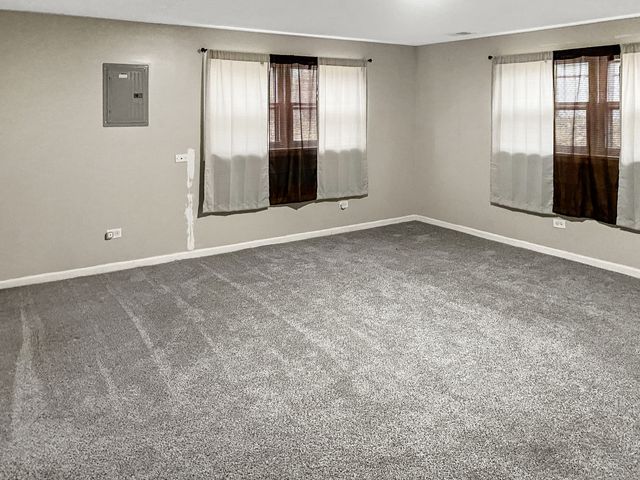 1001 Blackhawk Drive, University Park, IL 60484