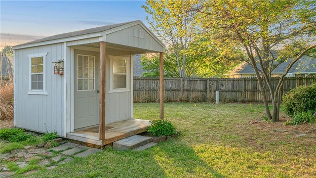 1573 N Cannondale Drive, Fayetteville, AR 72704