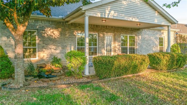 1573 N Cannondale Drive, Fayetteville, AR 72704