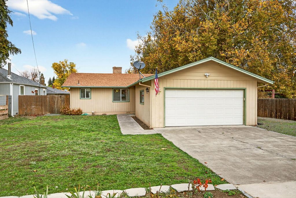 420 Garfield Street, Medford, OR 97501