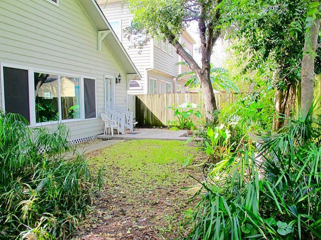 1221 Aurora Street, Houston, TX 77009