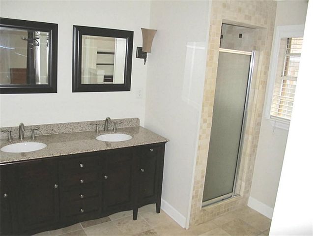 1221 Aurora Street, Houston, TX 77009