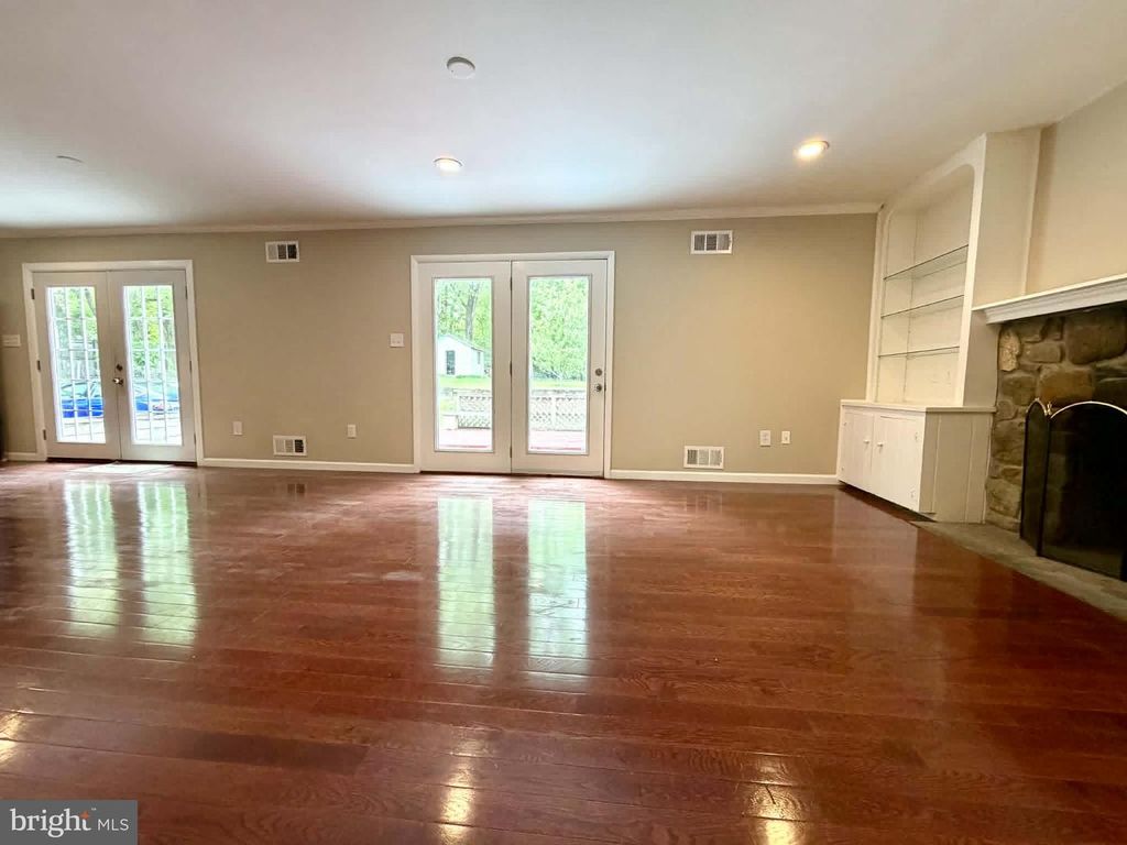 Image 16 of property listing at 13608 CREEKSIDE, Silver Spring, MD 20904