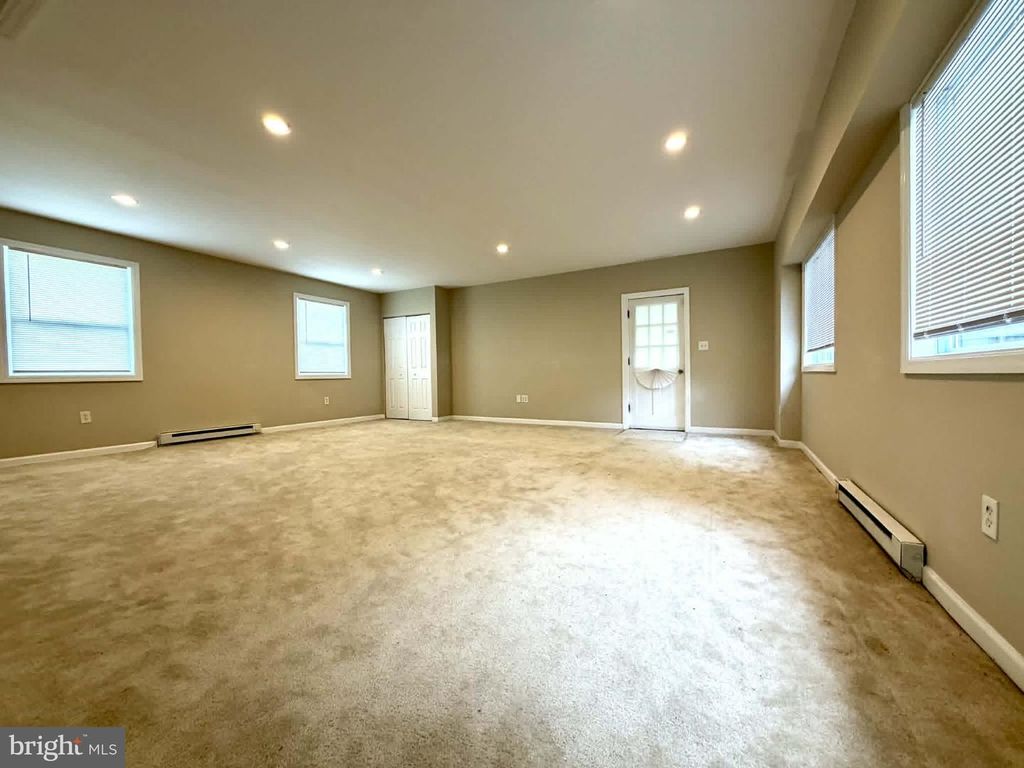 Image 17 of property listing at 13608 CREEKSIDE, Silver Spring, MD 20904