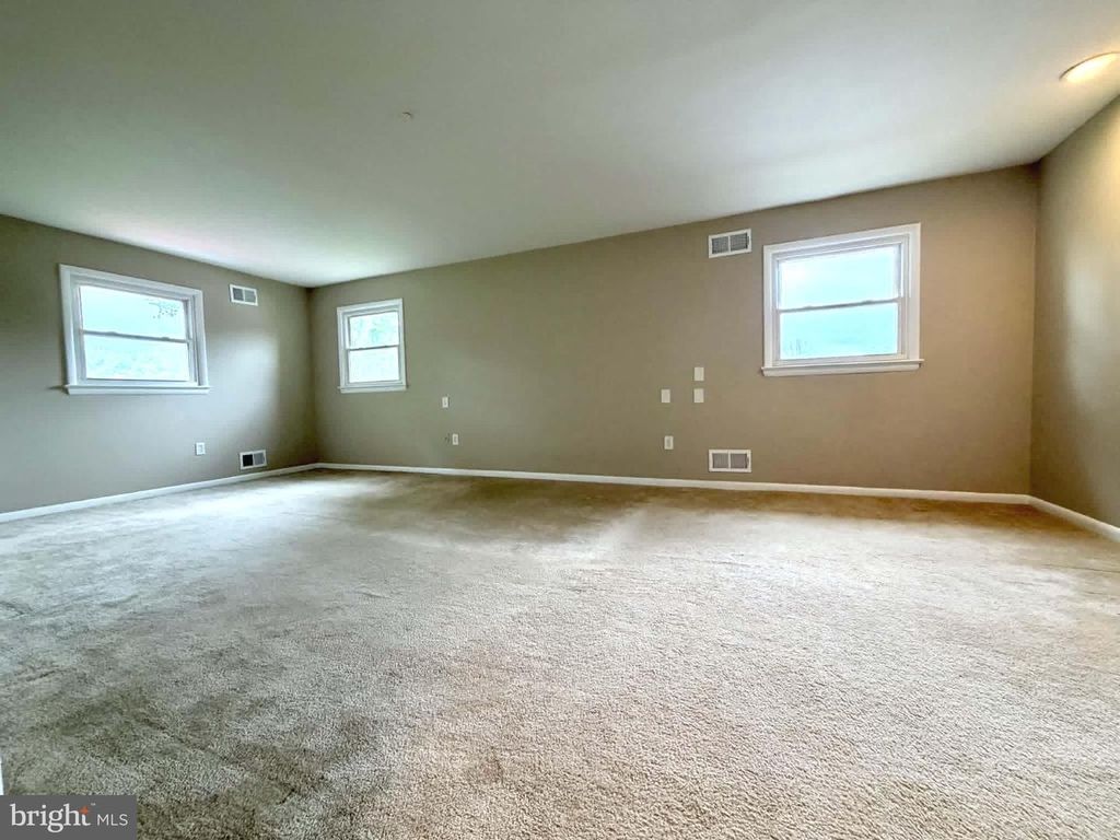Image 20 of property listing at 13608 CREEKSIDE, Silver Spring, MD 20904